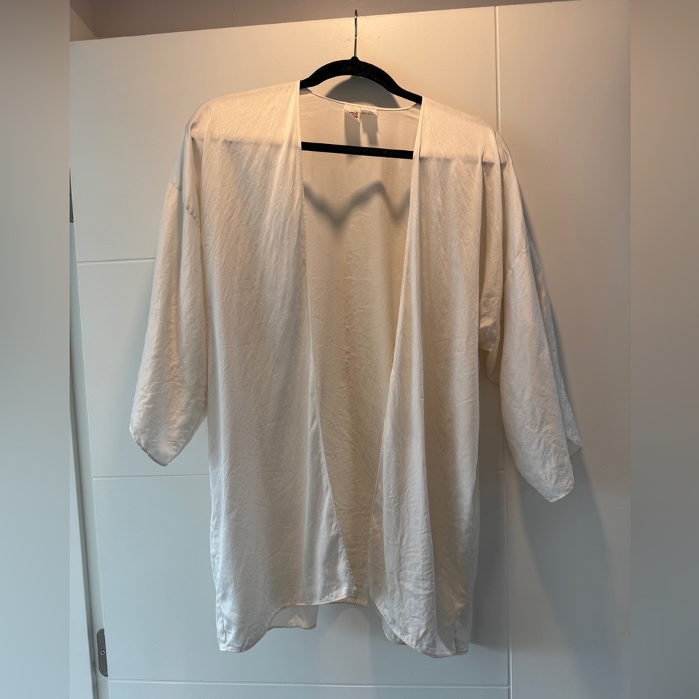 Silk Women's Cream Open-Front Top